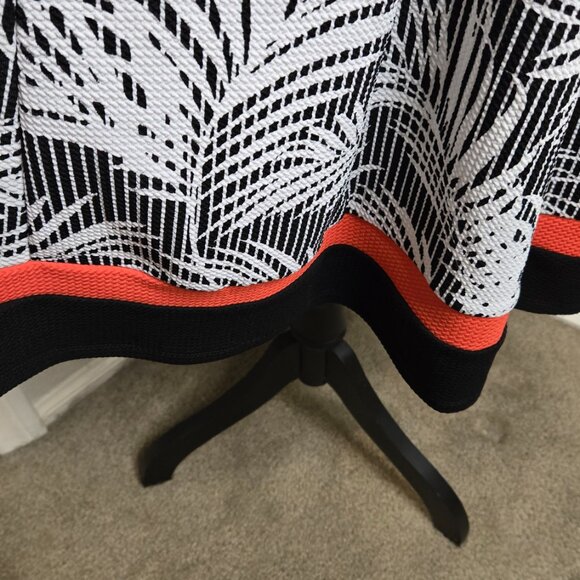 Signature by Robbie Bee - Large Dress - Pre-Owned - Picture 3 of 4